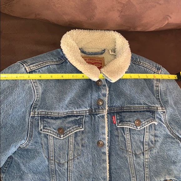 Super cute and comfy Levi’s Jean jacket! - Picture 4 of 5